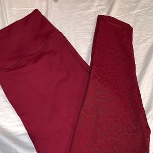 Victoria’s Secret sport tight Size medium mid-rise